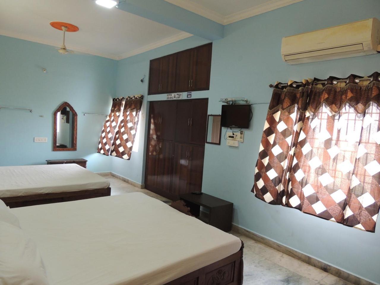 Radha Party Hall Kanchipuram Εξωτερικό φωτογραφία